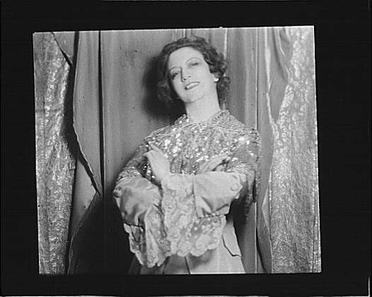 elizabetharden.jpg elizabetharden.jpg